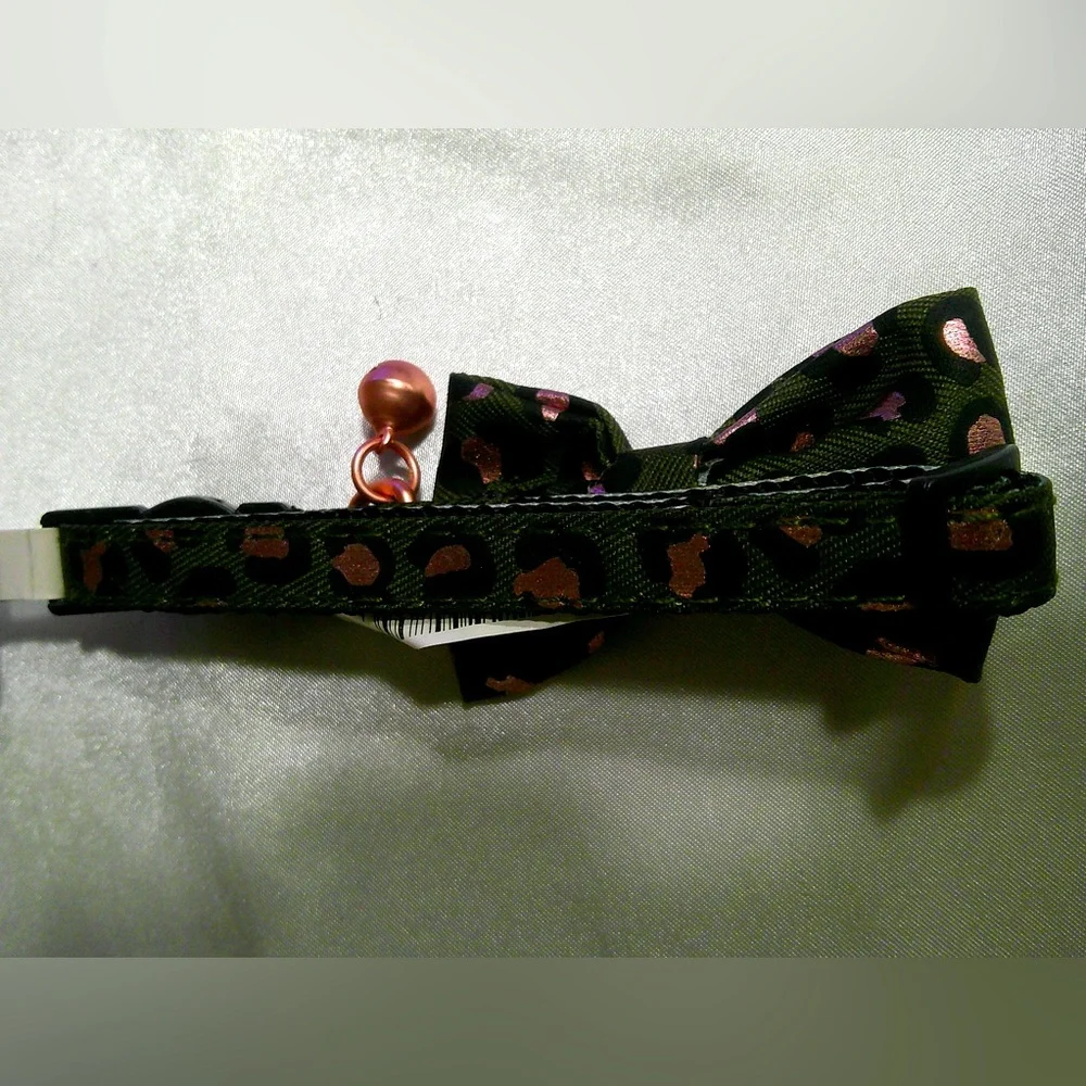 Whisker City Green/Pink Leopard Cat Collar
